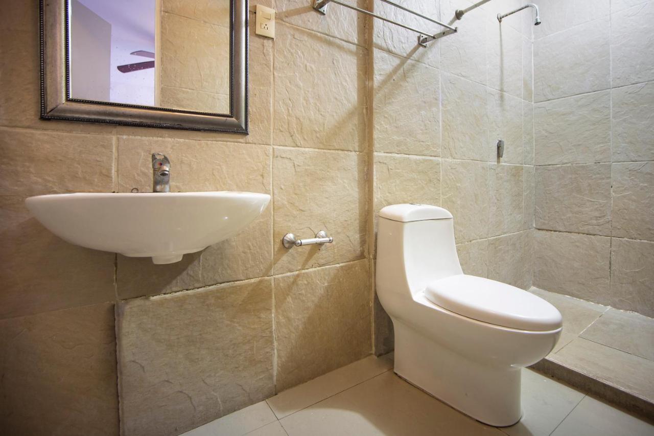 Hotel Mahu Монтеррей Экстерьер фото